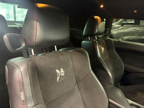 Used 2017 Dodge Challenger R/T Scat Pack RWD image 18