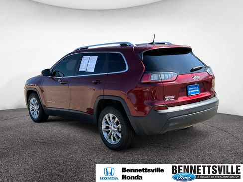 Used 2019 Jeep Cherokee Latitude w/ Popular Appearance Group image 3