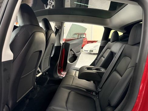 Used 2022 Tesla Model Y Long Range AWD/4WD image 14