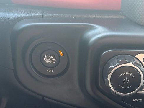 Used 2021 Jeep Gladiator Rubicon w/ Safety Group AWD/4WD image 46