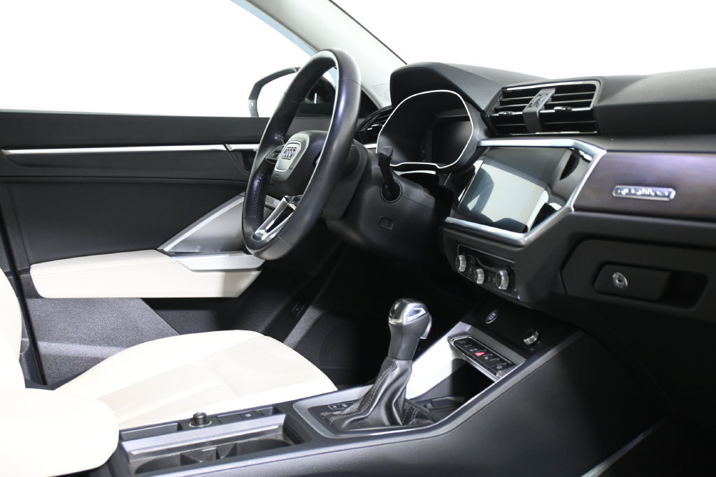 Used 2019 Audi Q3 2.0T Premium Plus w/ Premium Plus Package AWD/4WD image 32