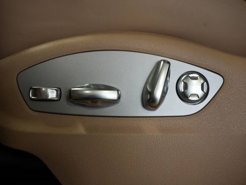 New 2025 Porsche Macan image 33