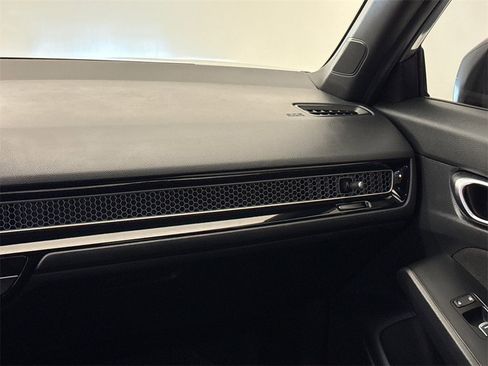 Certified 2025 Honda Civic Sport image 17