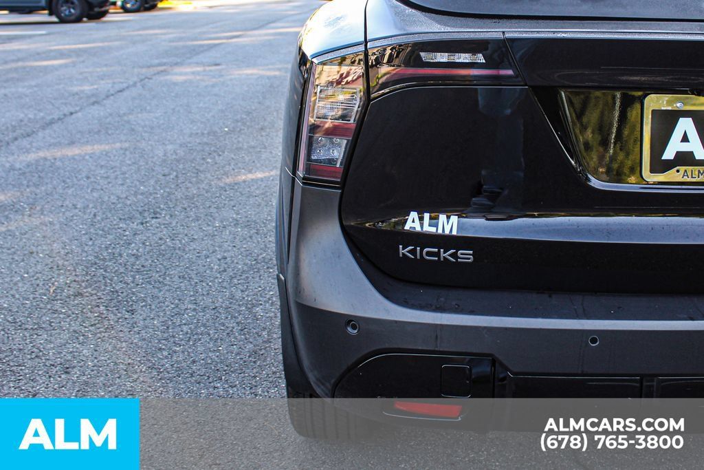 Used 2025 Nissan Kicks SV FWD image 9