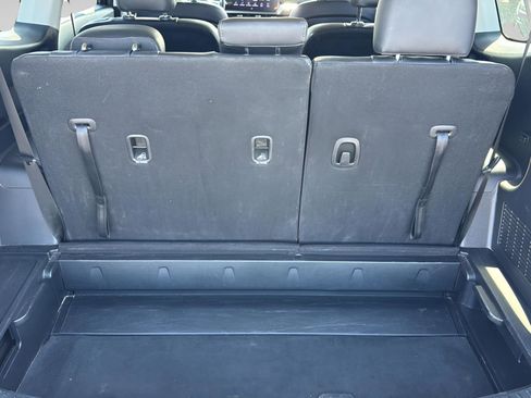 Used 2025 Kia Telluride S AWD/4WD image 32