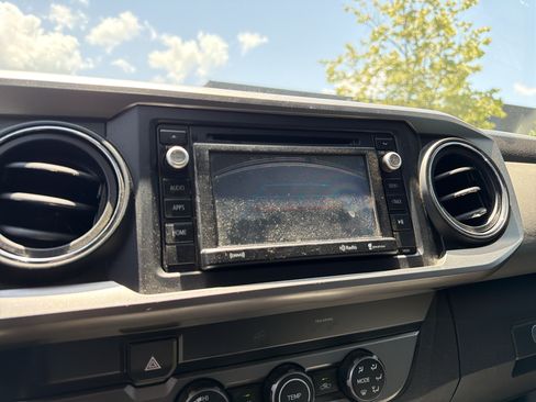 Used 2019 Toyota Tacoma SR5 RWD image 21