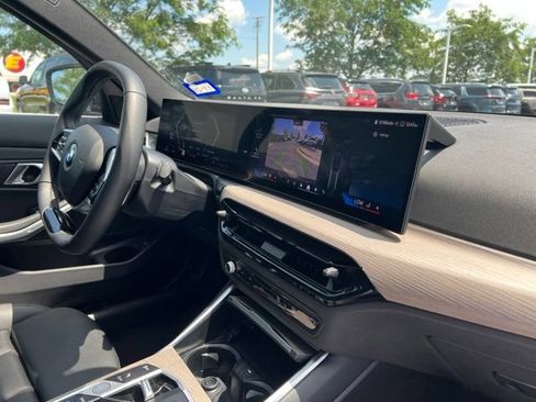Used 2025 BMW 330i Sedan RWD image 37