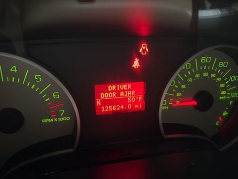 Used 2010 Ford Explorer Eddie Bauer image 12