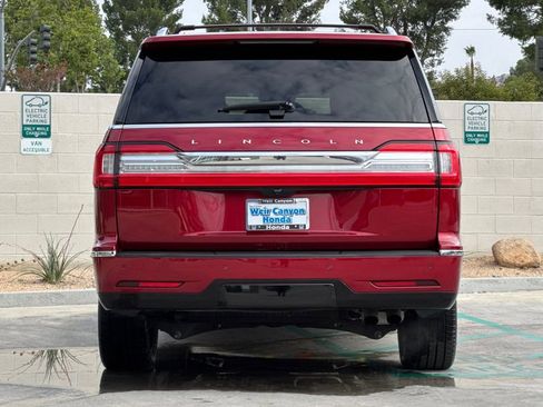 Used 2018 Lincoln Navigator L Reserve w/ Technology Package AWD/4WD image 8