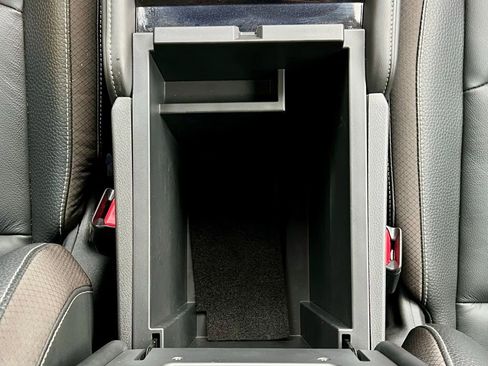 Used 2022 Nissan Pathfinder SL image 33