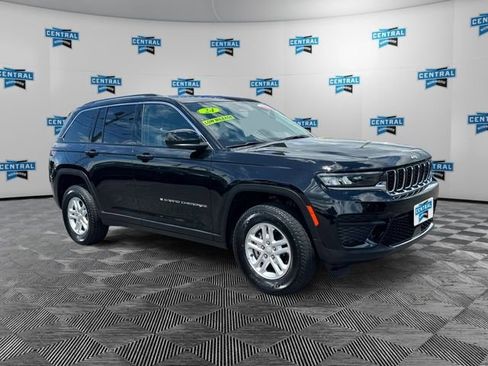 Used 2024 Jeep Grand Cherokee Laredo AWD/4WD image 8