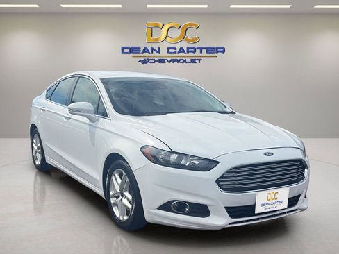Used 2016 Ford Fusion SE w/ Equipment Group 202A FWD image 7