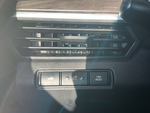 Used 2025 Nissan Altima 2.5 SV image 24