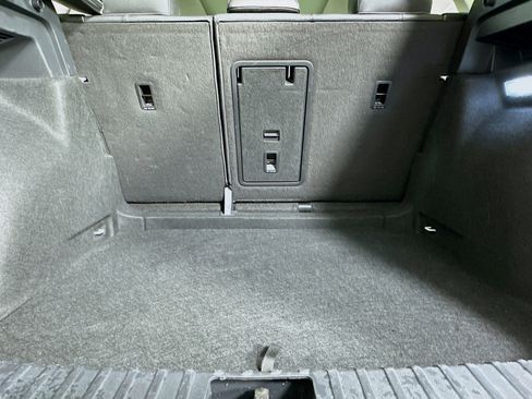 Used 2024 Volkswagen Taos SE image 28