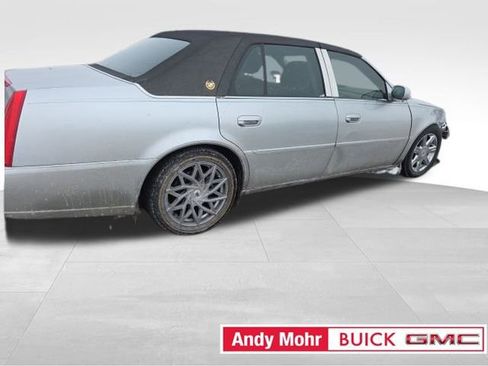 Used 2010 Cadillac DTS Premium w/ Driver Awareness Package image 22