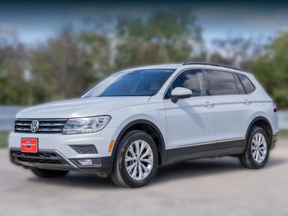 Used 2018 Volkswagen Tiguan SE w/ Front Fog Lights Package