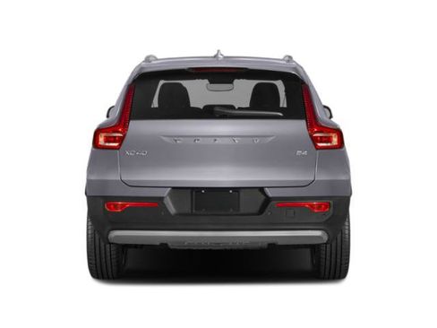 Used 2023 Volvo XC40 B5 Plus AWD/4WD image 5