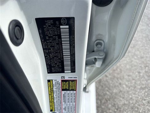 Used 2025 Toyota Camry SE image 36