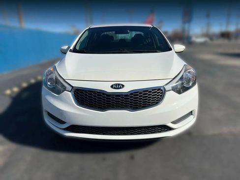 Used 2016 Kia Forte LX image 2