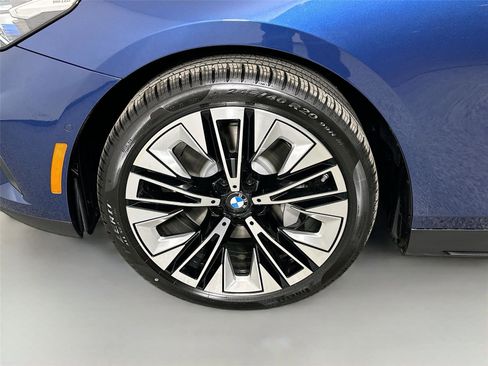 New 2026 BMW 530i xDrive w/ Premium Package AWD/4WD image 33