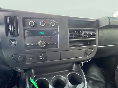 Used 2014 GMC Savana 2500 image 10