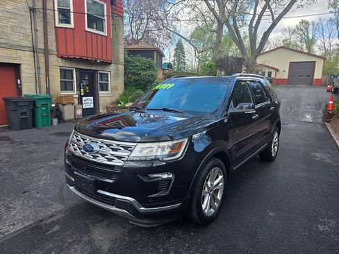Used 2019 Ford Explorer Limited w/ Class III Trailer Tow Package AWD/4WD image 3