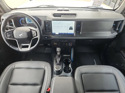 Used 2024 Ford Bronco Black Diamond image 17