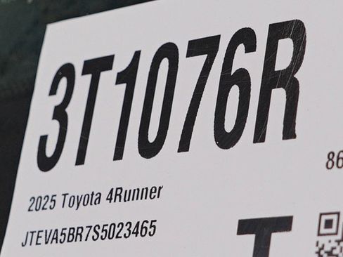 Used 2025 Toyota 4Runner Limited w/ Tow Technology Package AWD/4WD image 32