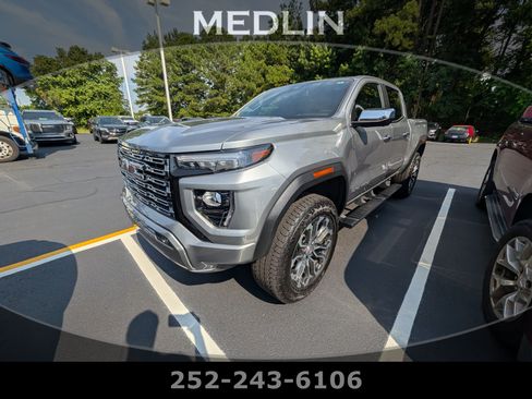 Used 2024 GMC Canyon Denali AWD/4WD image 1