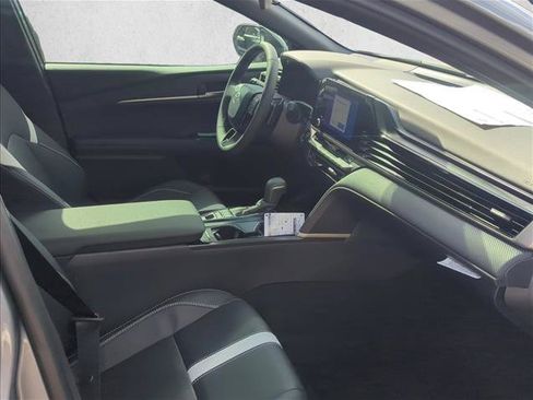 Used 2026 Toyota Camry Hybrid FWD image 23