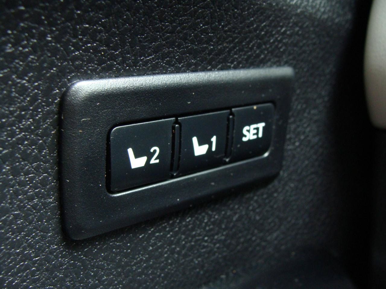 Used 2016 Toyota RAV4 Limited AWD/4WD image 26