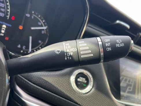 Used 2018 Cadillac XT5 Luxury w/ Driver Awareness Package FWD image 17