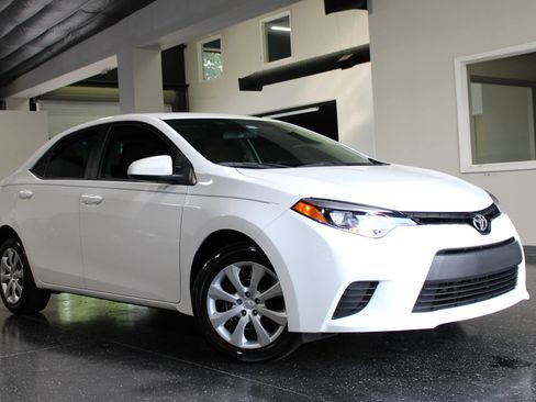 Used 2014 Toyota Corolla LE FWD image 31