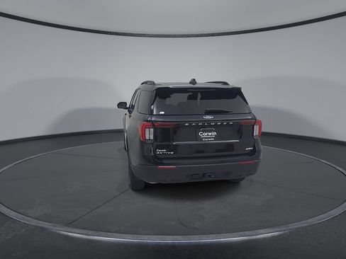 Used 2025 Ford Explorer Active AWD/4WD image 14