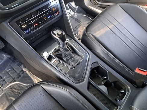 Certified 2022 Volkswagen Tiguan SE image 27