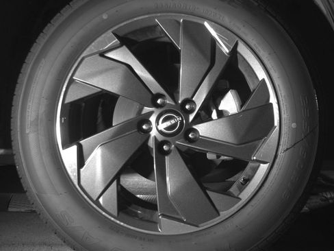 Used 2025 Nissan Rogue SV AWD/4WD image 13