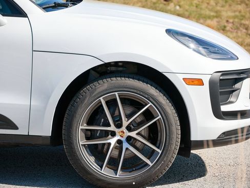Used 2026 Porsche Macan AWD/4WD image 13