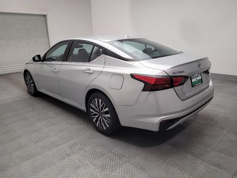 Used 2023 Nissan Altima 2.5 SV FWD image 5