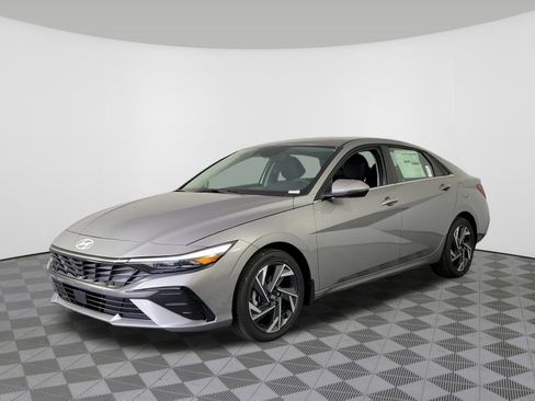 New 2025 Hyundai Elantra Limited image 40