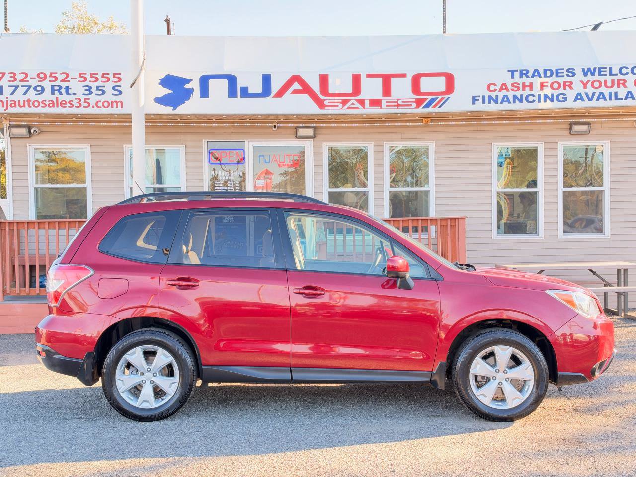 Used 2014 Subaru Forester 2.5i Premium w/ All-Weather Package AWD/4WD image 3