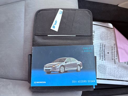 Used 2011 Honda Accord LX image 28