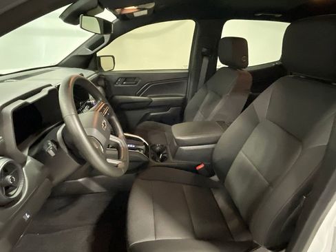 Used 2025 Chevrolet Colorado Trail Boss AWD/4WD image 3