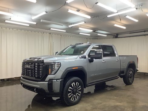New 2026 GMC Sierra 2500 Denali Ultimate w/ Max Trailering Package AWD/4WD image 1