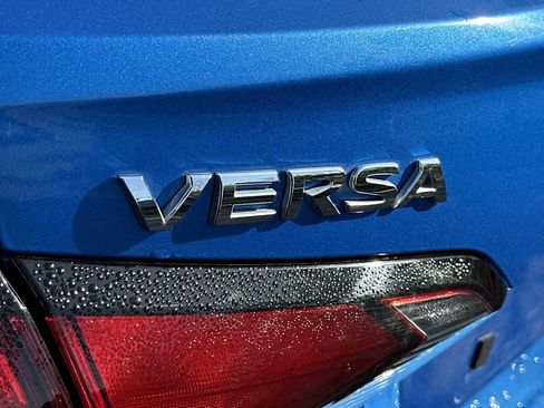 Used 2020 Nissan Versa SV image 11