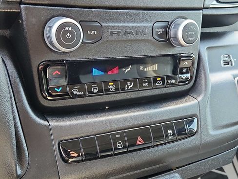 Used 2025 RAM ProMaster 2500 w/ Convenience Group FWD image 15