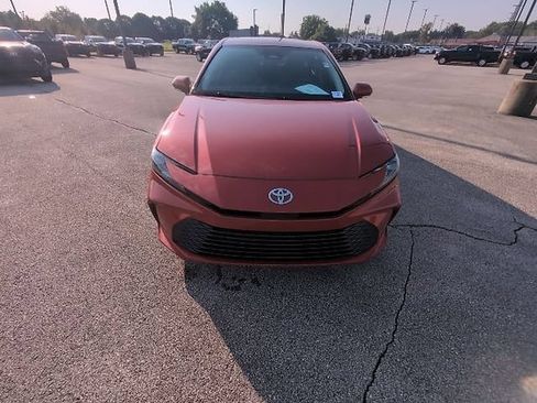 Used 2025 Toyota Camry LE FWD image 13