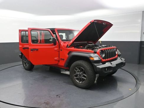 Used 2024 Jeep Wrangler Unlimited Sport AWD/4WD image 30