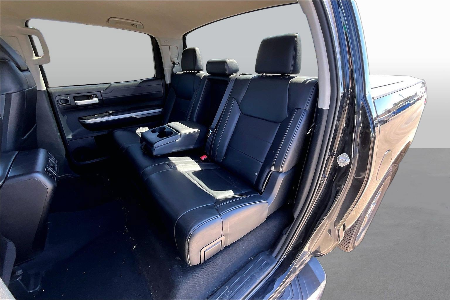 Used 2016 Toyota Tundra Limited w/ Limited Premium Package AWD/4WD image 25