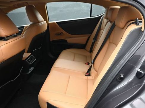 Used 2023 Lexus ES 350 w/ Accessory Package (Z1) FWD image 9