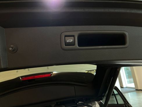 Used 2025 Toyota Highlander XSE AWD/4WD image 23
